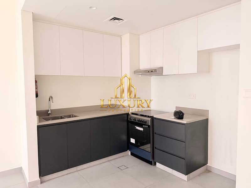 6 Modern 1-Bedroom Apartment with Garden View | Aljada