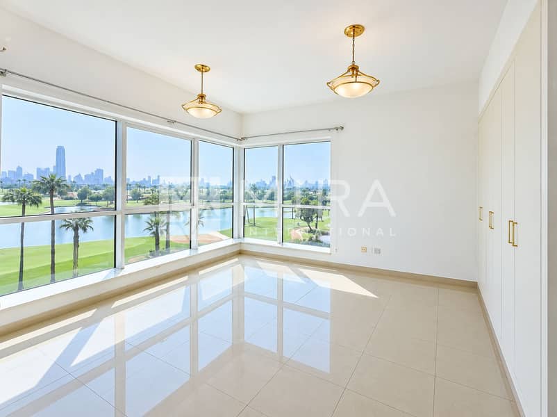 4 Sunlit Golf Course Corner Room