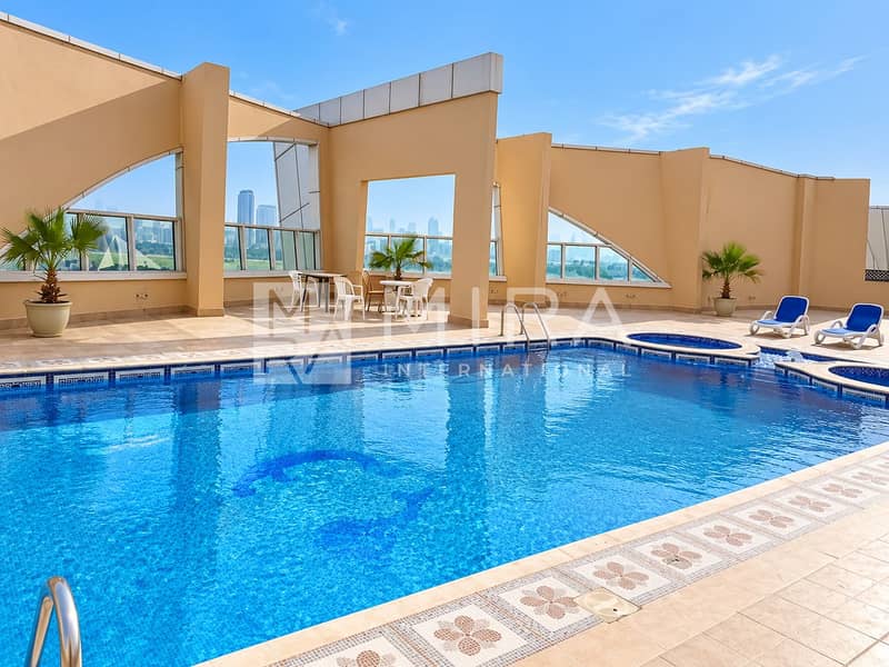 14 Sunny Rooftop Pool Retreat