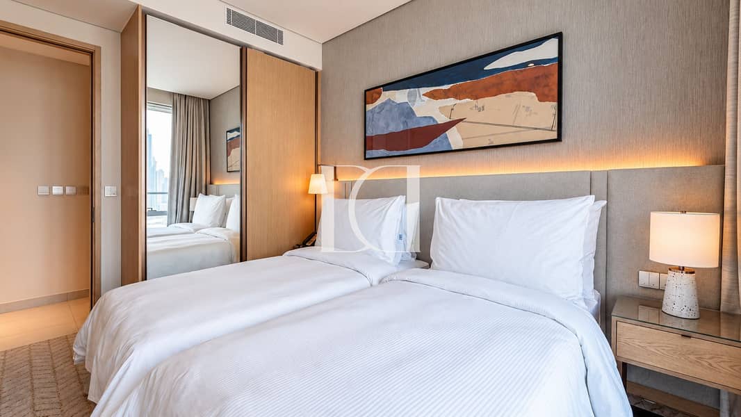 12 Modern Hotel Bedroom with Twin Beds. png