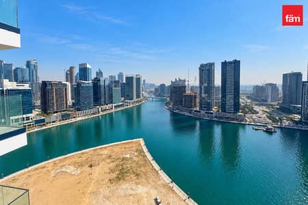 1 habitación Apartamento para en Alquiler en Business Bay, Dubai - Apartamento en Business Bay，Peninsula，Peninsula Three, 1 dormitorio, 115000 AED - 17016506