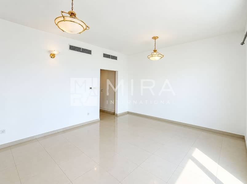 5 Bright Minimalist Apartment Interior