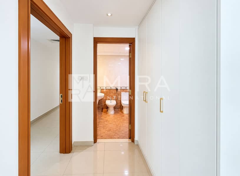 9 Bright Modern Apartment Hallway