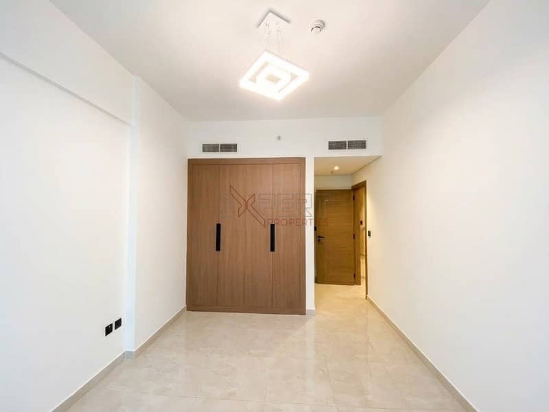 6 Image 6