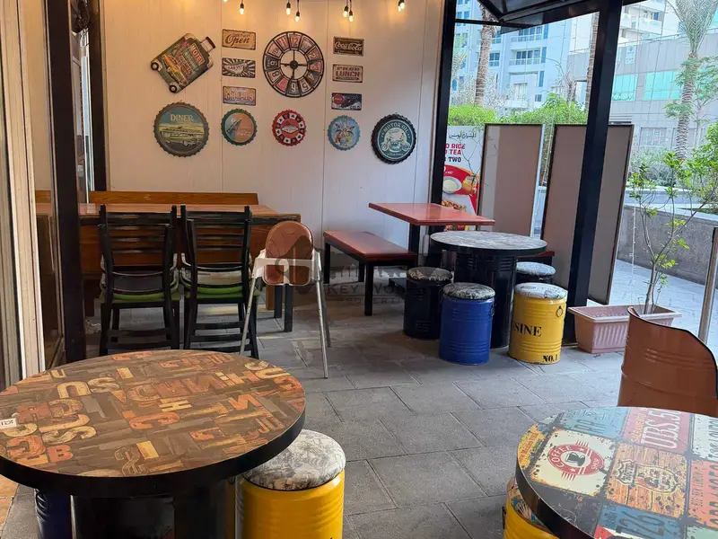 FREE HOLD RESTAURANT AT DEIRA