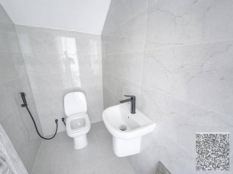 17 f583d36f-ba20-435b-a1b4-6b8992de4f3a. jpg