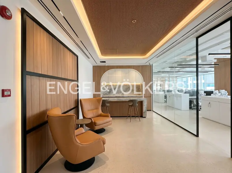 E&V Exclusive | Ultra-Luxury | Upgraded Furniture | Burj Views