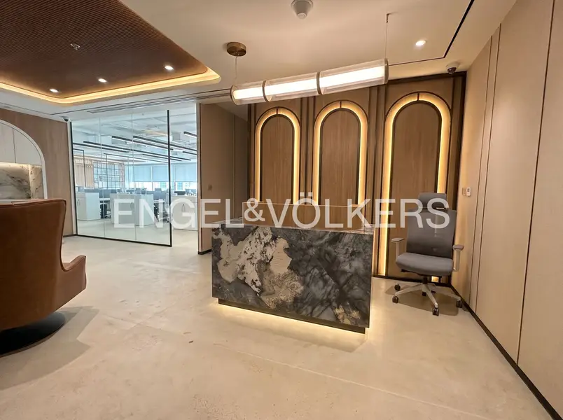E&V Exclusive | Ultra-Luxury | Upgraded Furniture | Burj Views