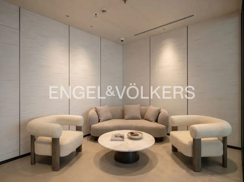 E&V Exclusive | Ultra-Luxury | Upgraded Furniture | Burj Views