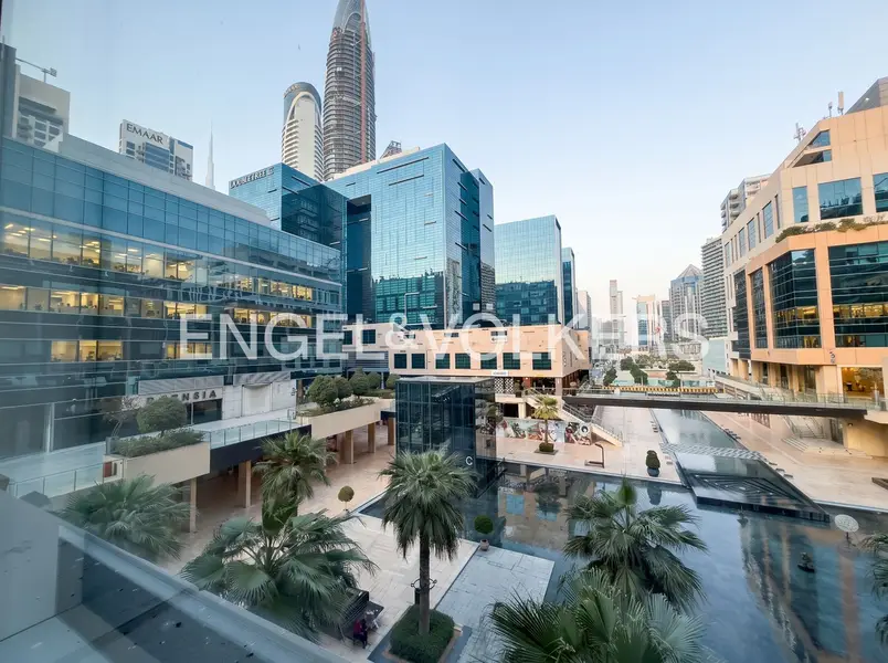 E&V Exclusive | Ultra-Luxury | Upgraded Furniture | Burj Views