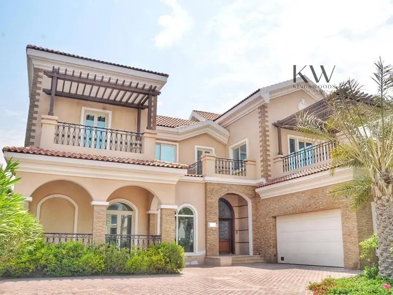 Luxury Golfside Living