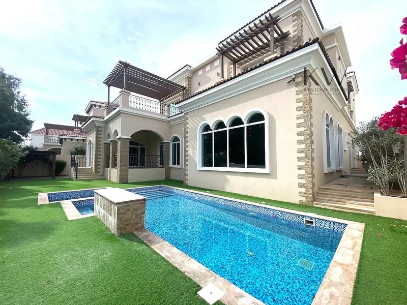 Luxury Golfside Living