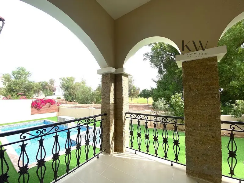 Luxury Golfside Living