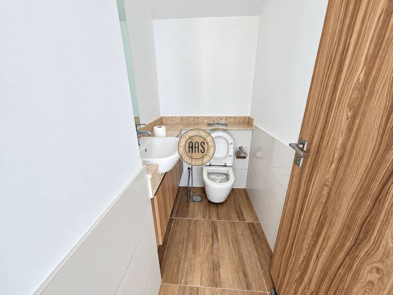 5 1000263658. png