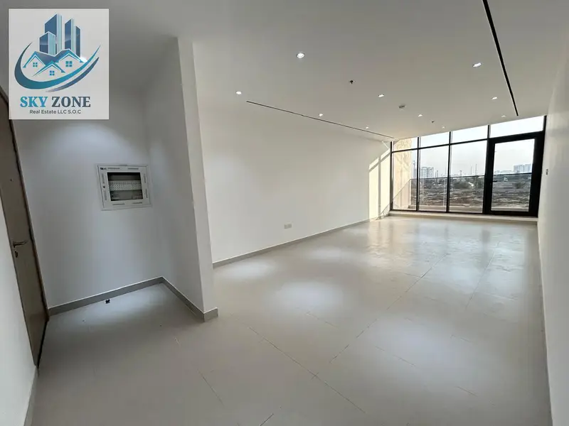 BREND NEW SPACIOUS 3 BEDROOM AND MADE ROOM/ AND BIG CLOSSED KITCHAN AND PARKING NEAR TO NEW LAND SCHOOL/ AND NEAR TO THE MOSQUE/ 120k