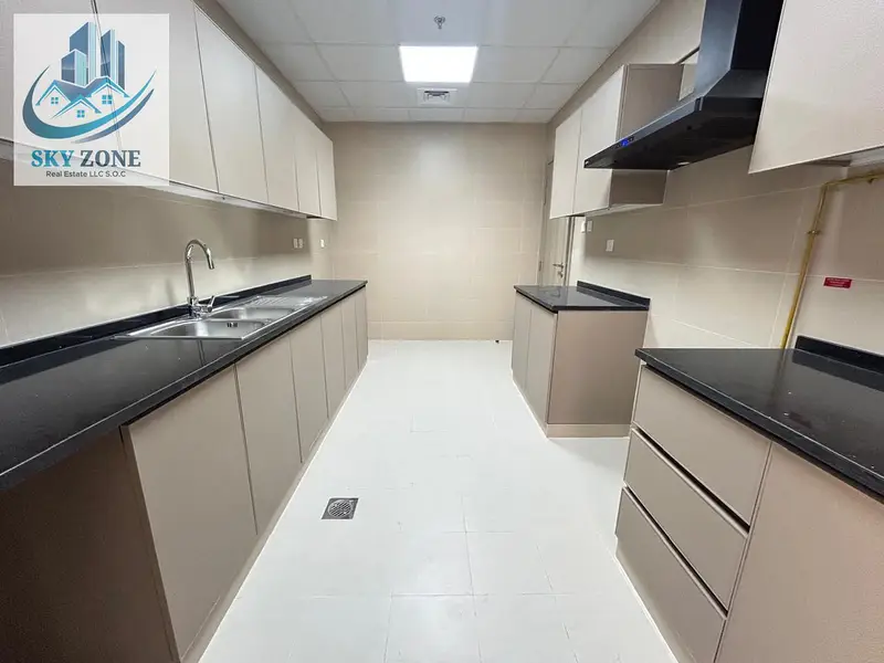 BREND NEW SPACIOUS 3 BEDROOM AND MADE ROOM/ AND BIG CLOSSED KITCHAN AND PARKING NEAR TO NEW LAND SCHOOL/ AND NEAR TO THE MOSQUE/ 120k