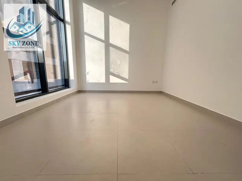 BREND NEW SPACIOUS 3 BEDROOM AND MADE ROOM/ AND BIG CLOSSED KITCHAN AND PARKING NEAR TO NEW LAND SCHOOL/ AND NEAR TO THE MOSQUE/ 120k