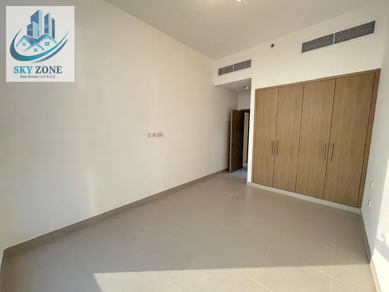 BREND NEW SPACIOUS 3 BEDROOM AND MADE ROOM/ AND BIG CLOSSED KITCHAN AND PARKING NEAR TO NEW LAND SCHOOL/ AND NEAR TO THE MOSQUE/ 120k