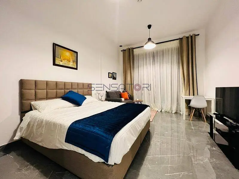 STYLISH FURNISHED | VACANT | PRIME LOCATION
