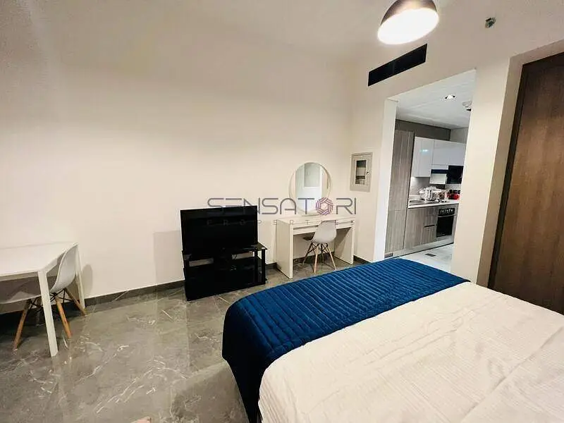 STYLISH FURNISHED | VACANT | PRIME LOCATION