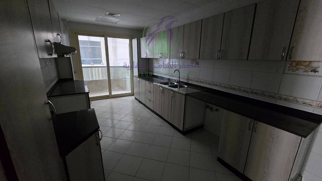 12 apartment-for-rent-3-bedroom-kwrnysh-lkhan-alsharqh-kitchen-05. jpg