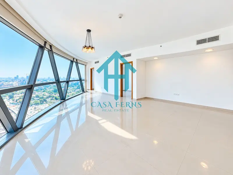Spacious 2 Beds layout | Direct Access to Avenue Gate | Vacant