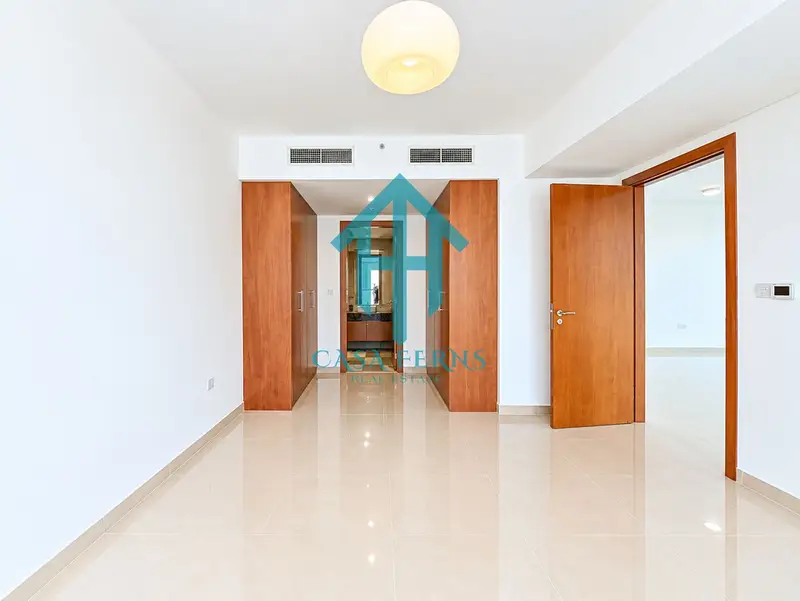 Spacious 2 Beds layout | Direct Access to Avenue Gate | Vacant