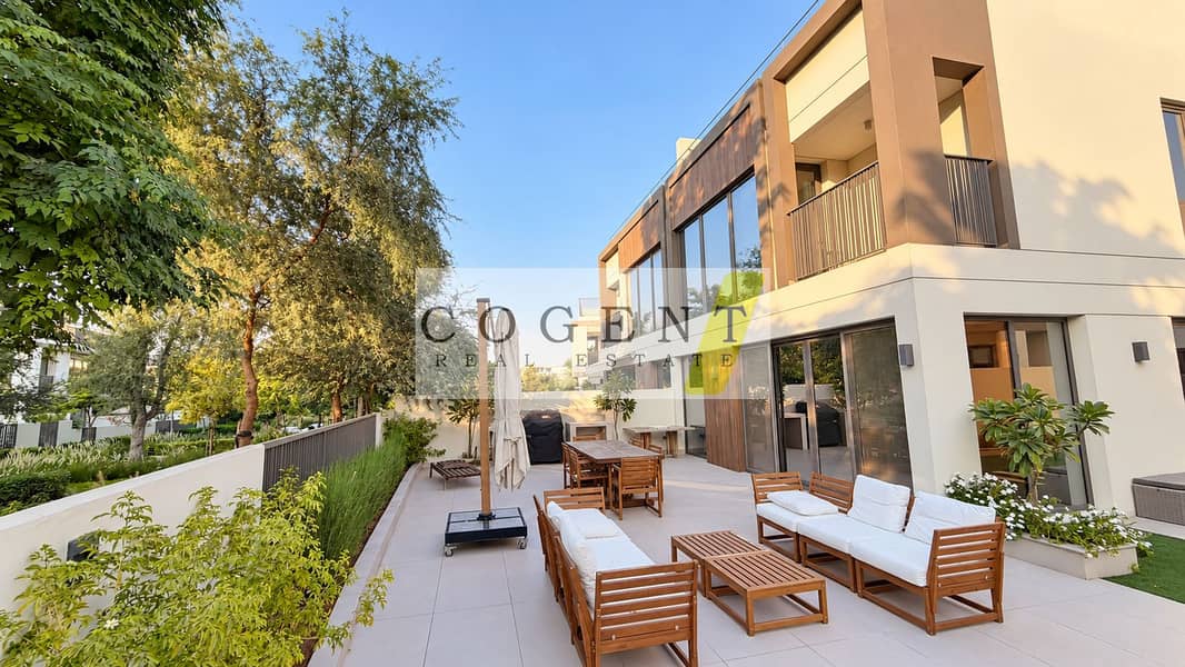 Sunlit, tidy garden property. png Sunlit, tidy garden property. png