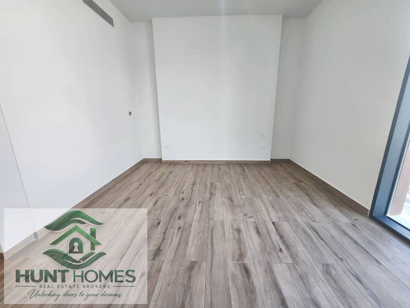 7 Hunt_Homes_Bright_White_06. jpg