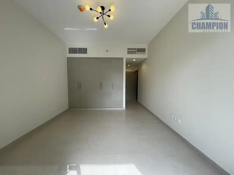 COMPANY STAFF OR BACHELOR 3BHK : RENT 145K : 1 PARKING