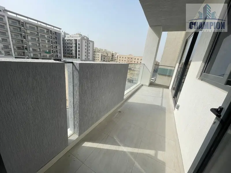 COMPANY STAFF OR BACHELOR 3BHK : RENT 145K : 1 PARKING
