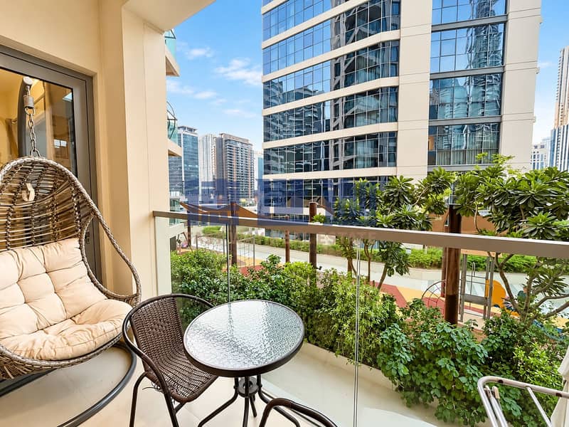 2 dubai-balcony-seating-luxury-real-estate. jpg