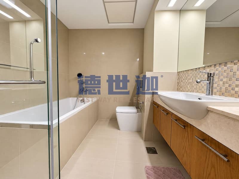 8 dubai-bathroom-vanity-luxury-real-estate. jpg