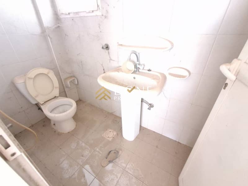 10 9c876ba5-4fec-4f76-82ed-7a0fbf16d559. jpg