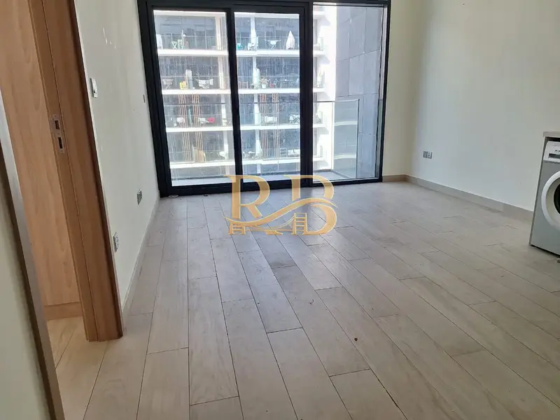 POOL & BURJ VIEW | SPACIOUS LAYOUT | MID FLOOR