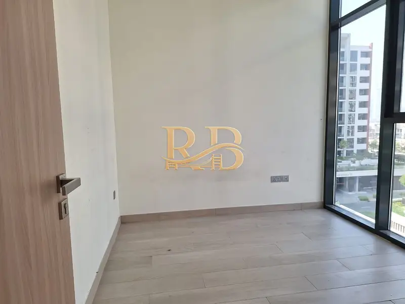 POOL & BURJ VIEW | SPACIOUS LAYOUT | MID FLOOR