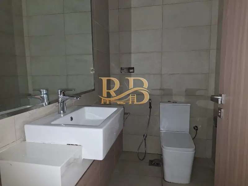 POOL & BURJ VIEW | SPACIOUS LAYOUT | MID FLOOR