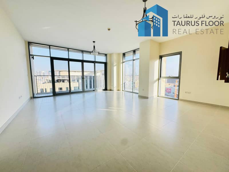 Bright & Spacious 3BHK+MaidRoom In Gold Souq