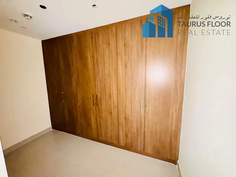 Bright & Spacious 3BHK+MaidRoom In Gold Souq