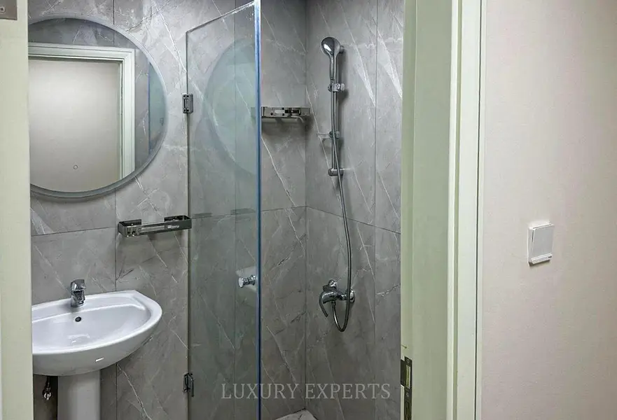 Renovated 2BR | Beach Access | Skyline View