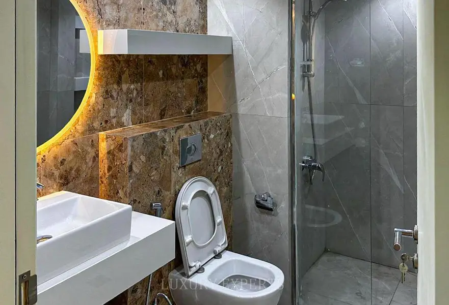 Renovated 2BR | Beach Access | Skyline View