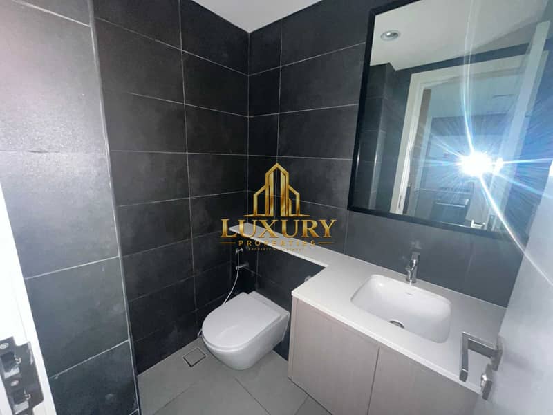 6 Spacious 1 BHK for Rent in Boulevard Aljada | 800 Sq. Ft. | AED 50K | 4 Cheques