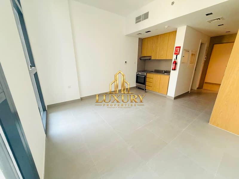 6 🏡 LUXURY POOL VIEW STUDIO FOR RENT | MAMSHA, SHARJAH 🌊 ✨ 450 Sq. Ft. | 💰 AED 29,990/Ye