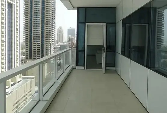 VACANT High Floor! Huge 2br! Great Layout!
