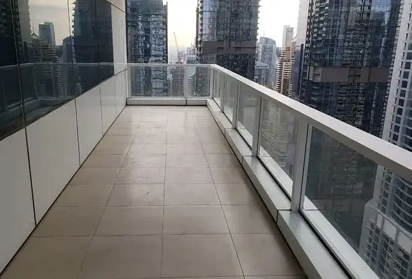VACANT High Floor! Huge 2br! Great Layout!