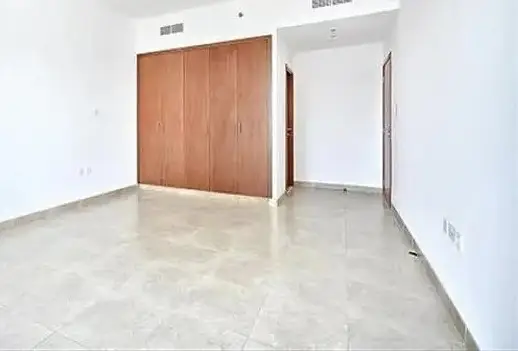 VACANT High Floor! Huge 2br! Great Layout!