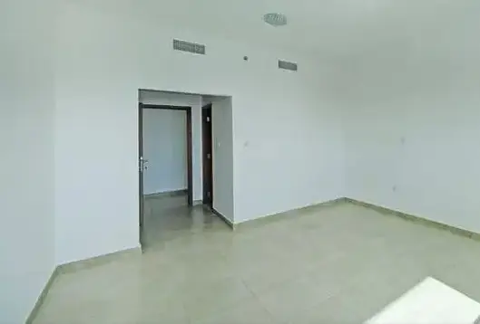 VACANT High Floor! Huge 2br! Great Layout!