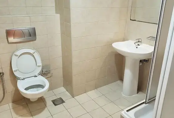 VACANT High Floor! Huge 2br! Great Layout!