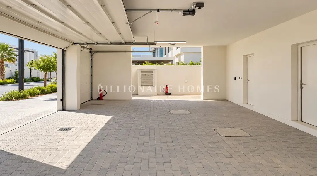 Park Backing | Close to Lagoon | Vastu-compliant
