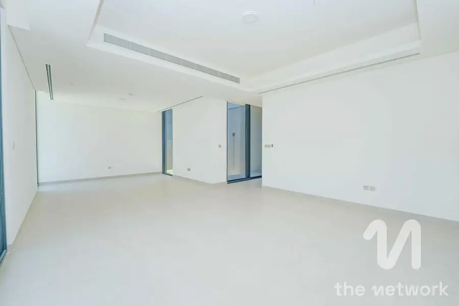 Unique 4 Beds Villa | Rented to 2028 | Corner Plot